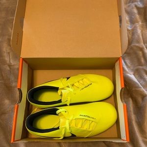 NIB Boys Nike Cleats Size 6Y